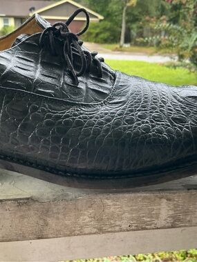 Black Croc-Embossed Leather Derby Shoe - Elegant Dress Oxford
